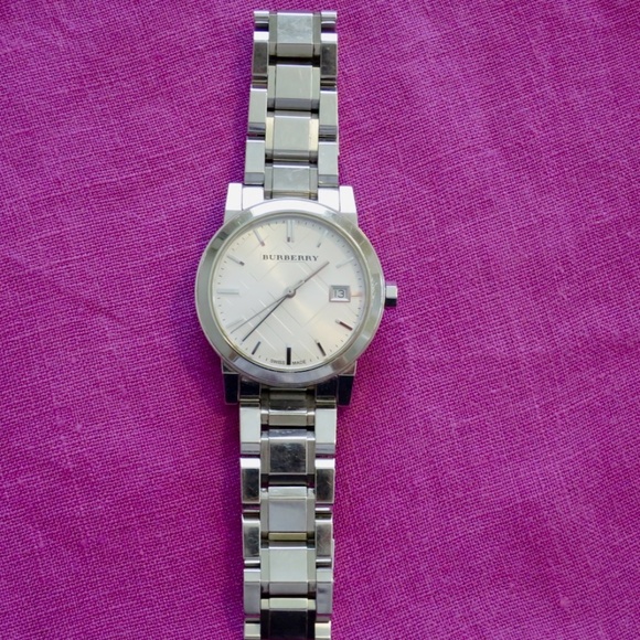 Women's Burberry The City Silver Watch - Picture 1 of 3